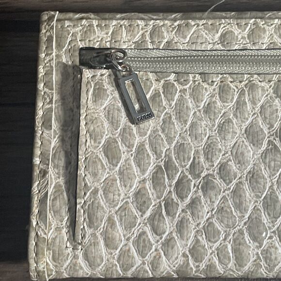 Guess Faux Leather Snakeskin Clutch Wallet Metal Plate Logo White Gray 7.5" - Picture 6 of 12